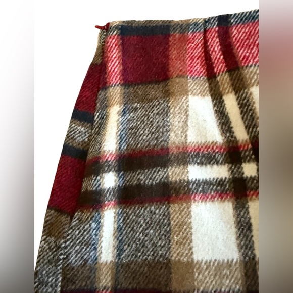 Gorgeous Wool Blend Red Tan Black Plaid Lined Mini Skirt Size Small - Picture 5 of 8